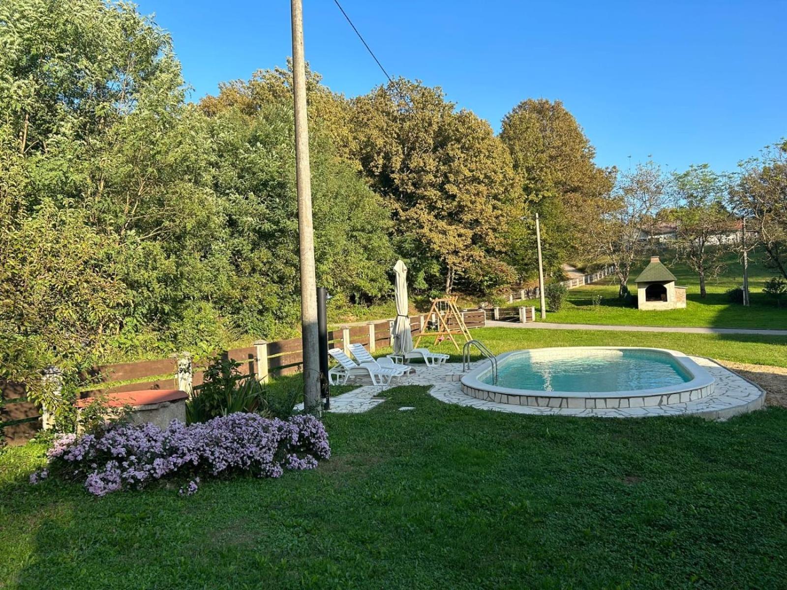 Kuca Za Odmor Mazuran Villa Karlovac Exteriör bild