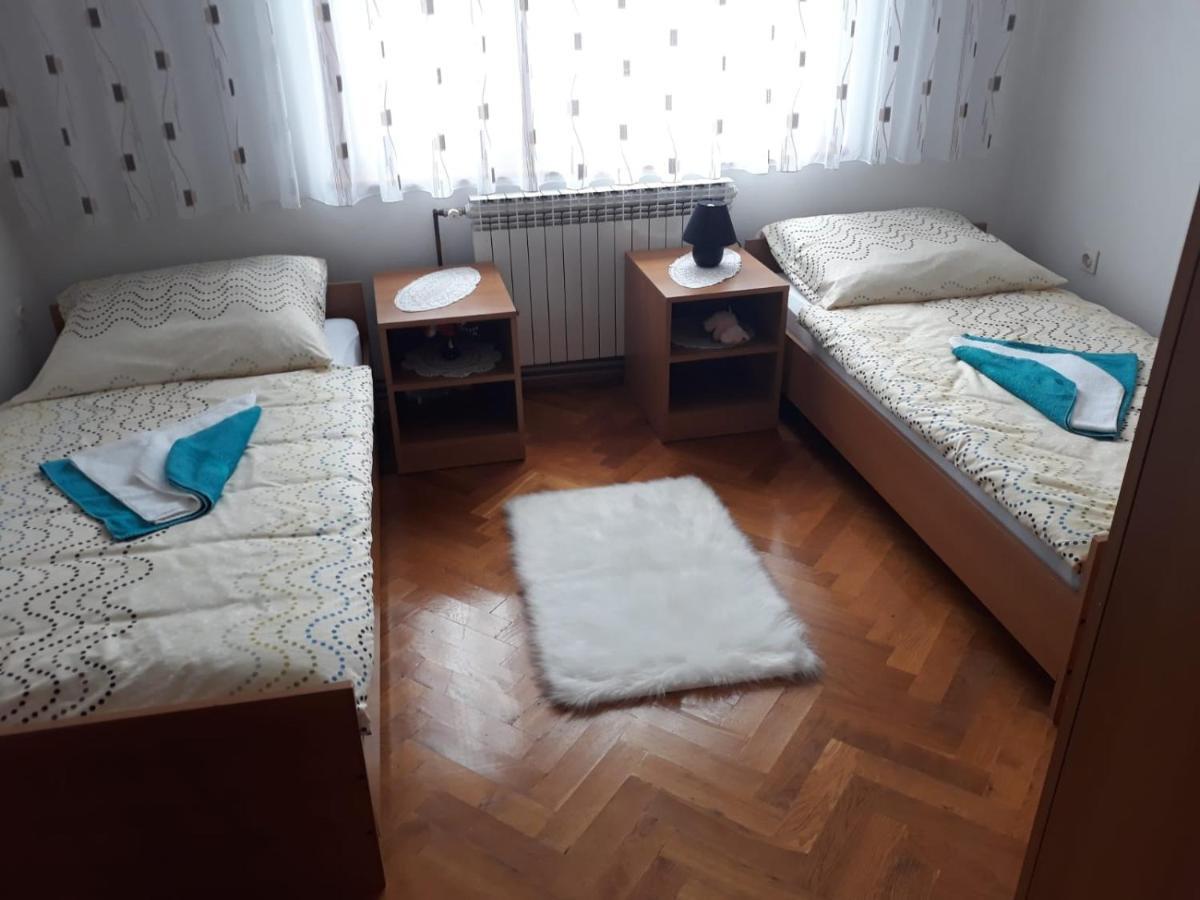Kuca Za Odmor Mazuran Villa Karlovac Exteriör bild